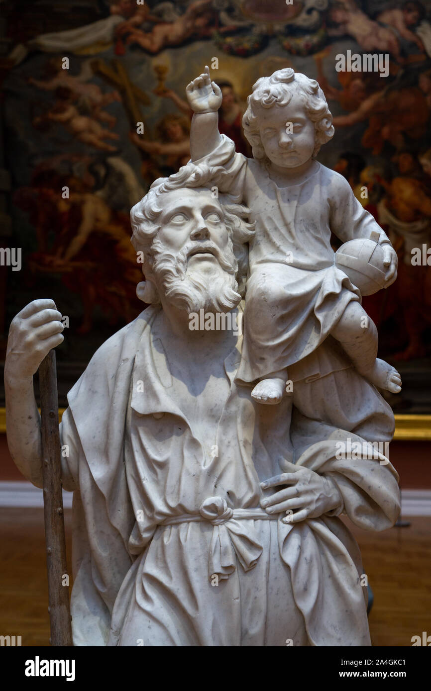 Estatua de San Cristóbal con el Niño Jesús por Pierre Schleiff (Colonia, 1601 - Valenciennes, 1641). Mármol. Museo de Bellas Artes de Valenciennes. Foto de stock