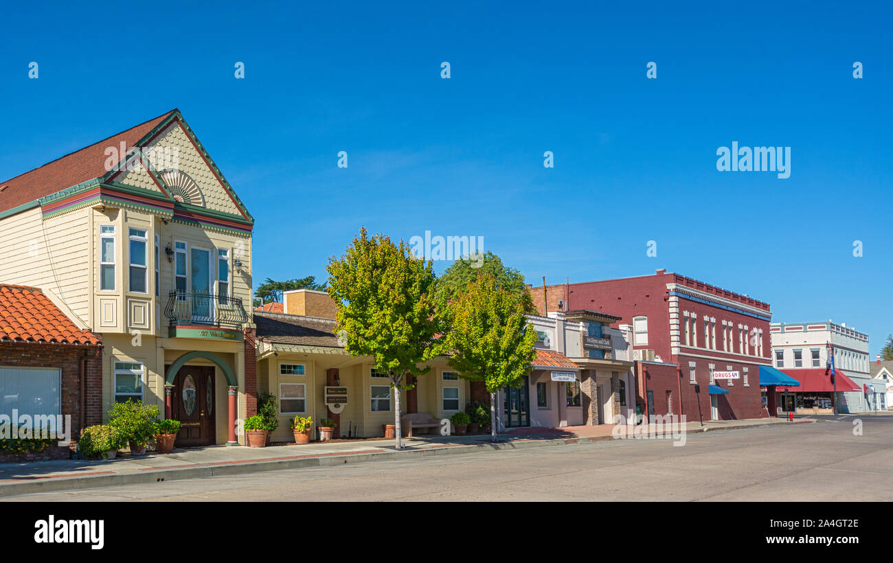 California, Condado de Tehama, Red Bluff, en el centro de la ciudad, la calle Washington Foto de stock