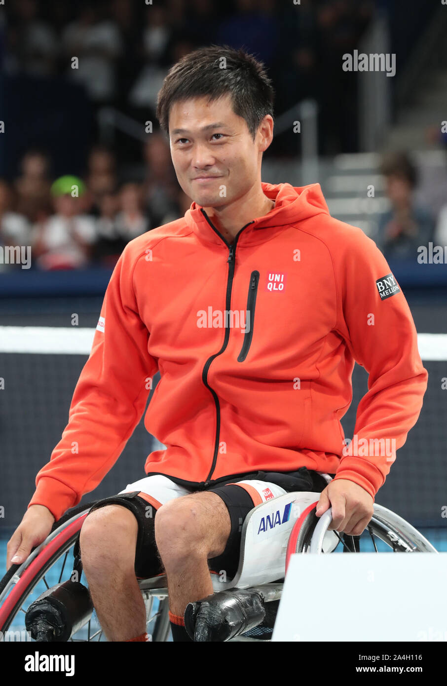 Tokio, Japón. 14 Oct, 2019. Japón gigante de ropa Uniqlo embajador japonés Shingo Jugador de tenis en silla de sonríe como Uniqlo tiene una caridad tenis el evento 'Uniqlo Lifewear