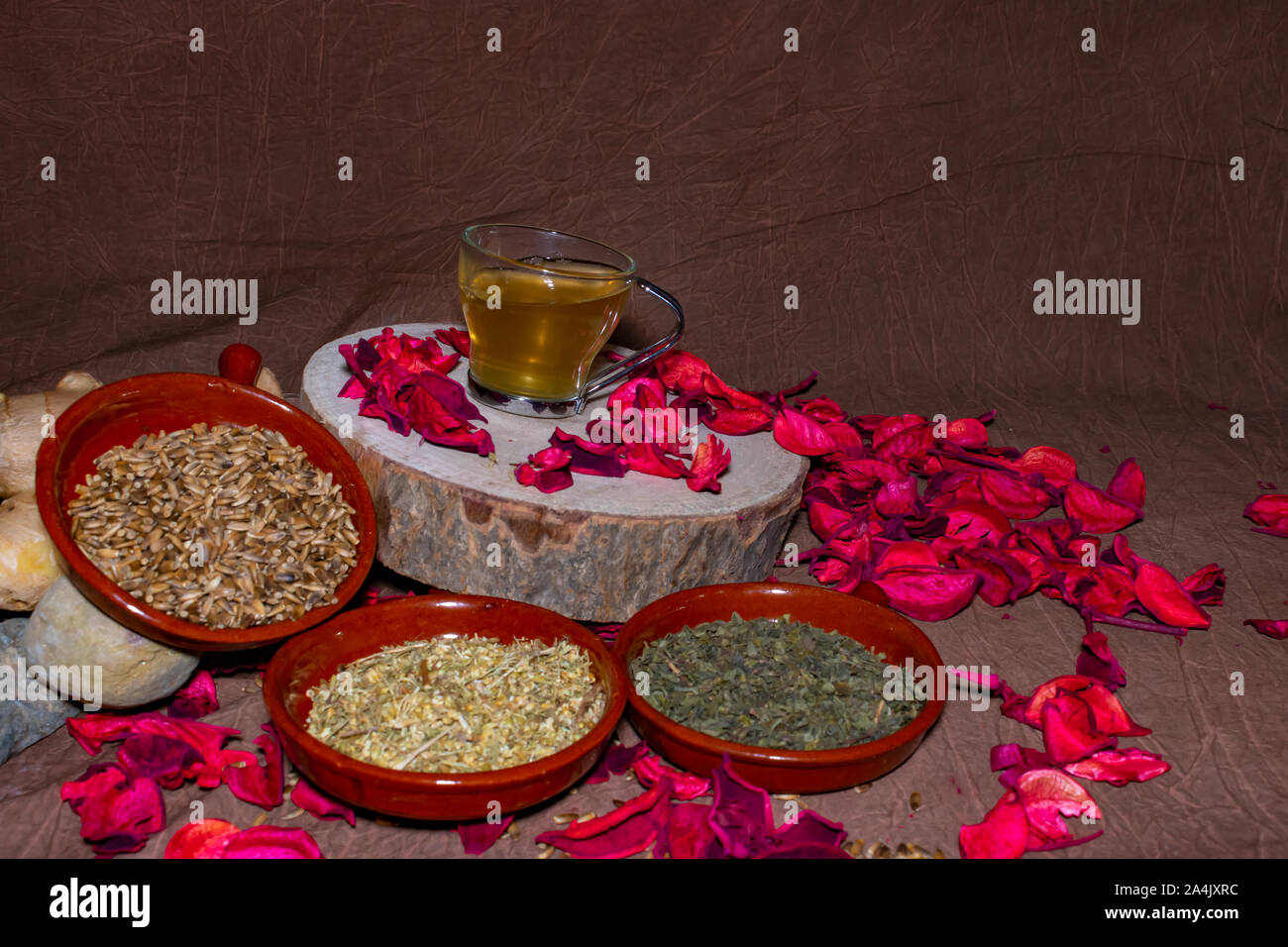 Las hierbas de la medicina tradicional, la naturopatía Foto de stock