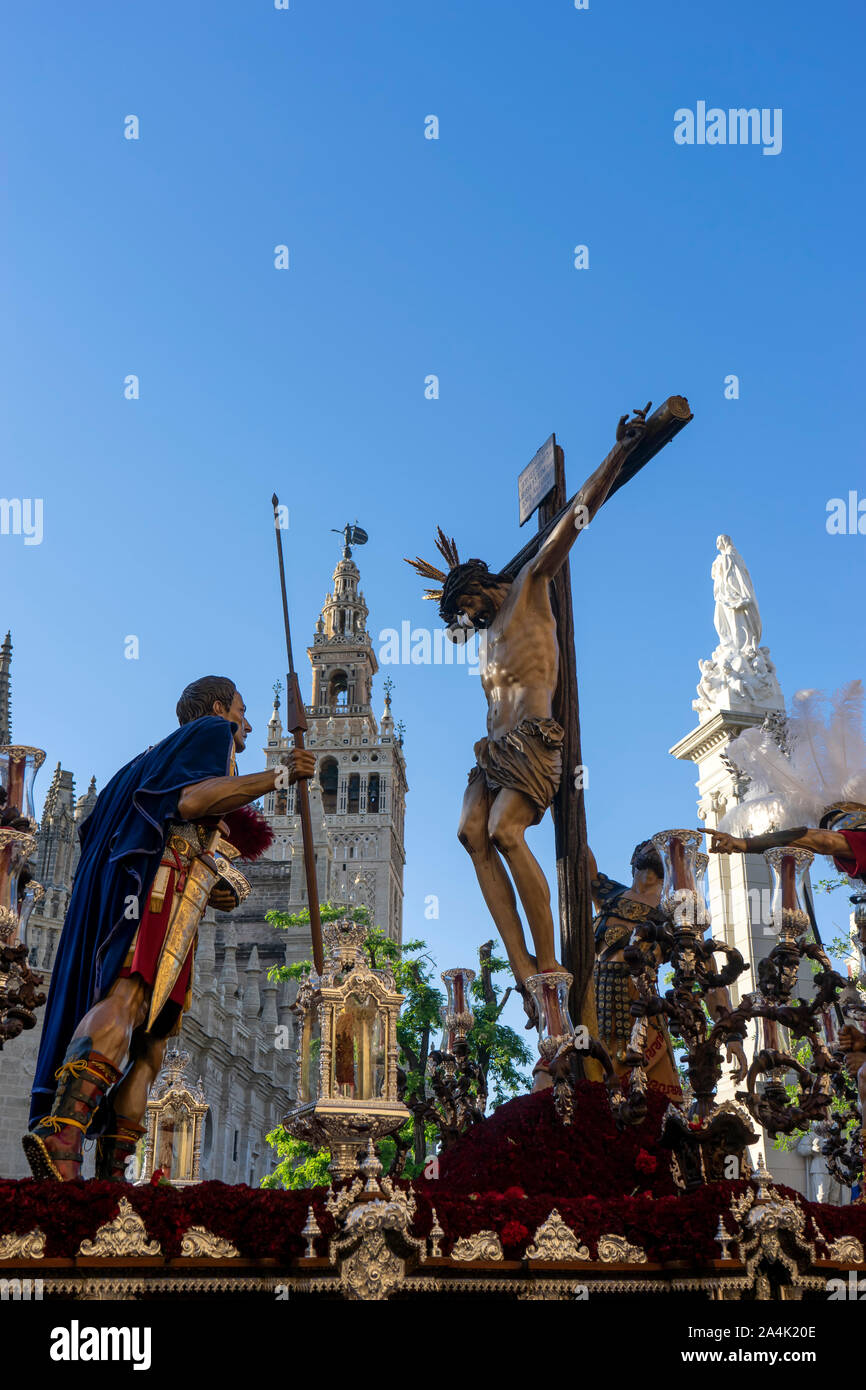 Semana Santa en Sevilla, Cristo del desamparo y abandono de la Hermandad  Cerro del Águila Fotografía de stock - Alamy