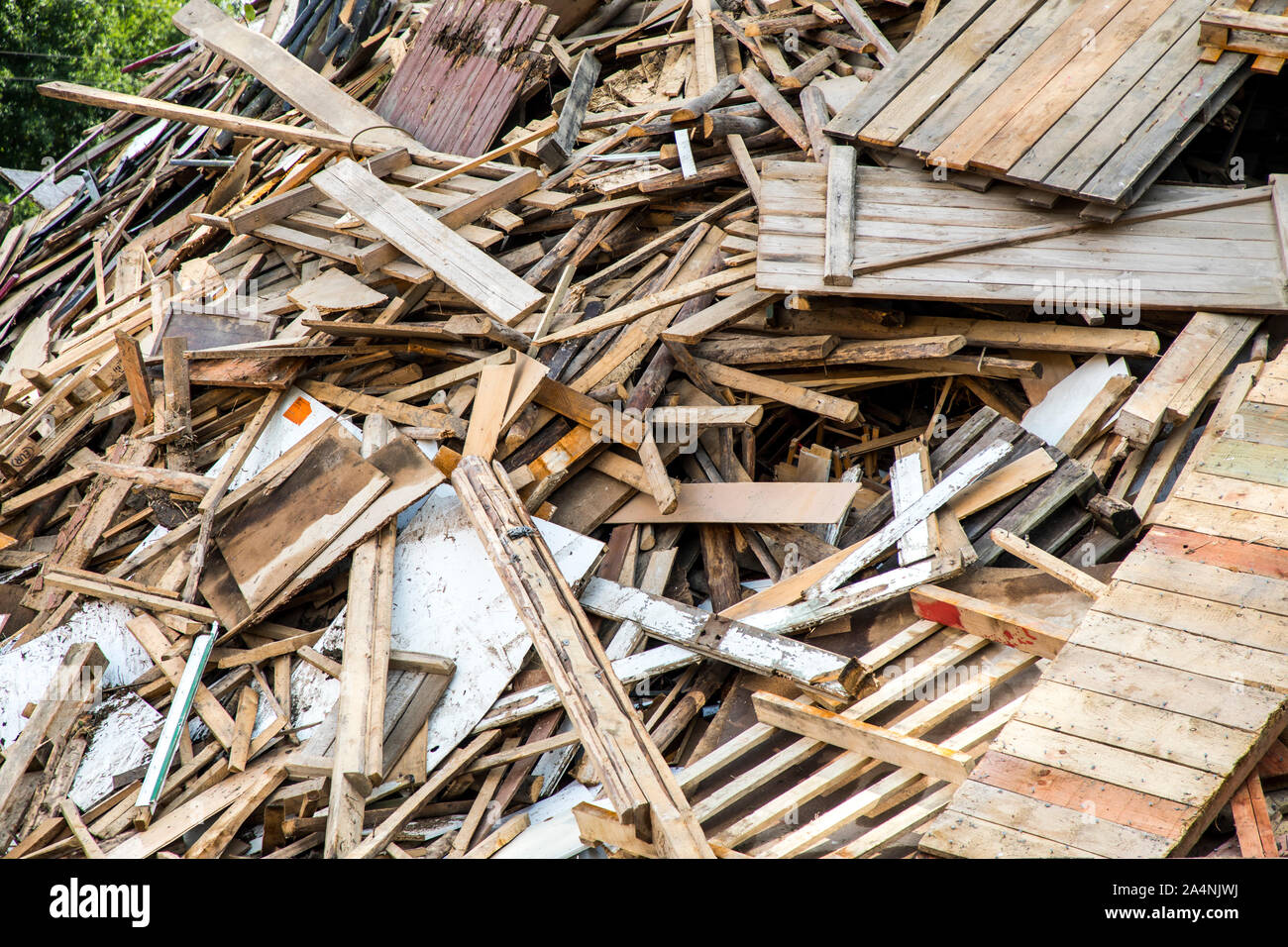 Los residuos de madera, para su posterior procesamiento, como leña