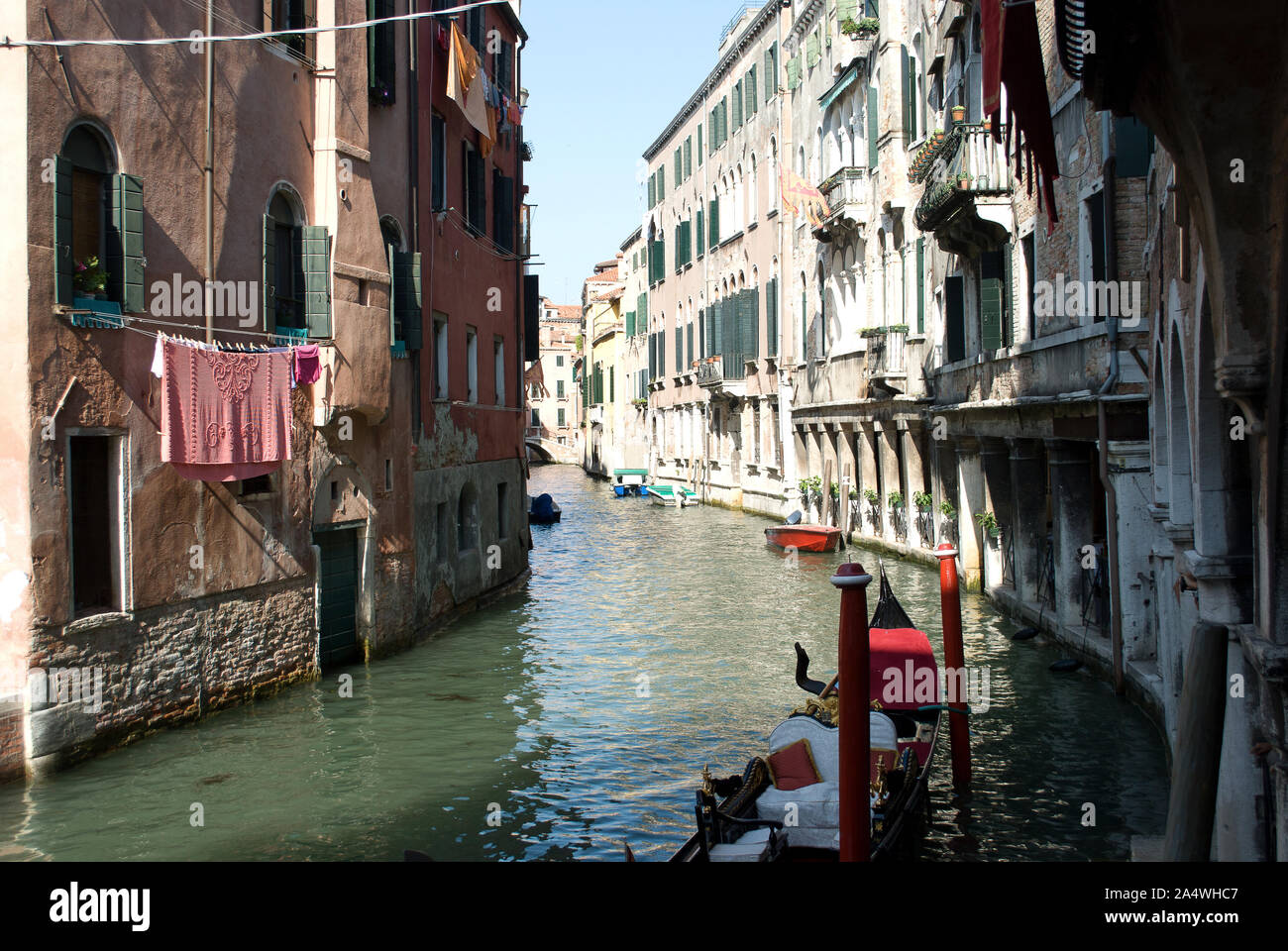 La ropa colgando en Venecia, Italia Foto de stock