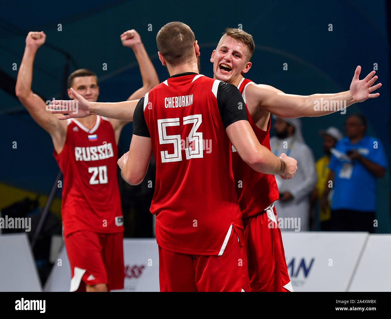 Doha, Qatar. 16 Oct, 2019. Equipo de Rusia celebra tras la final de 3x3 de  baloncesto masculino en la primera ACNO juegos de playa Mundial Qatar 2019  en Doha, capital de Qatar,