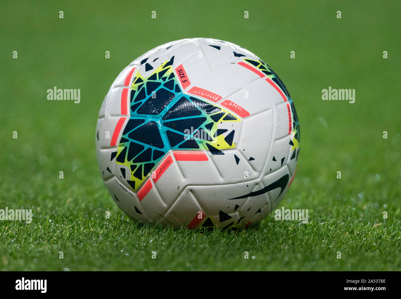 Nike football fotografías e imágenes de alta - Alamy