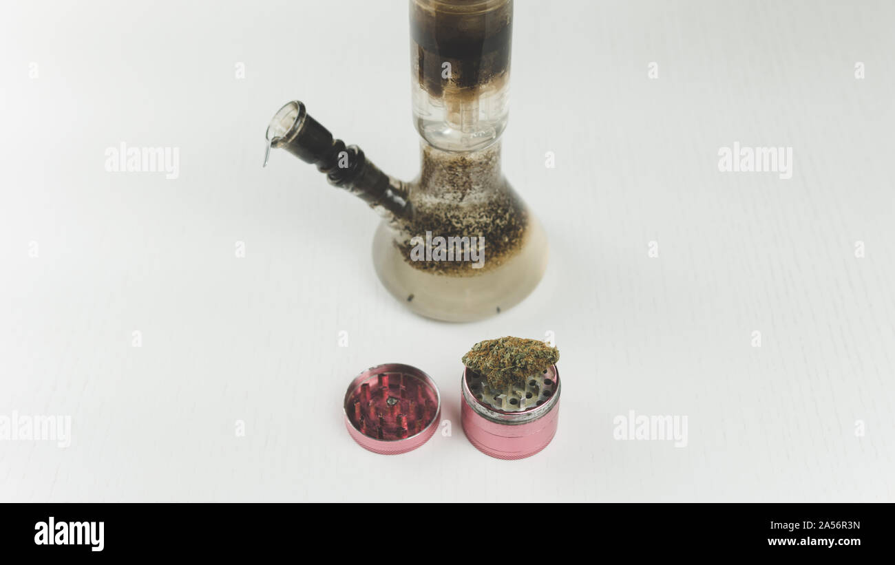 Pipa de drogas fotografías e imágenes de alta resolución - Página 6 - Alamy