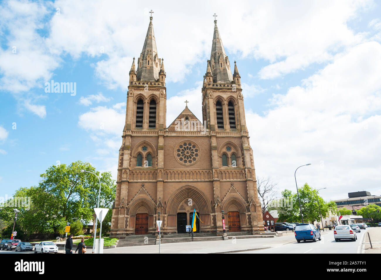 Fachada de la catedral, la Catedral de San Pedro, Adelaide, Australia Meridional, Australia Foto de stock