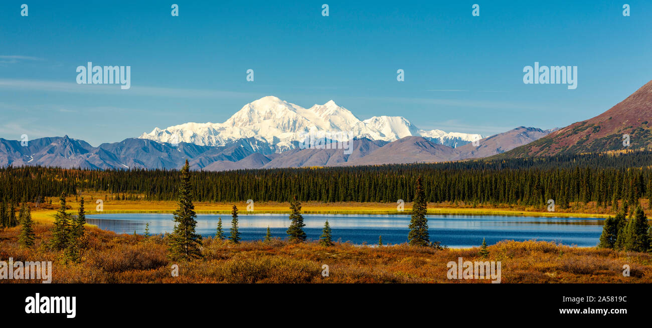 Pintoresco paisaje montañoso, Alaska, EE.UU. Foto de stock