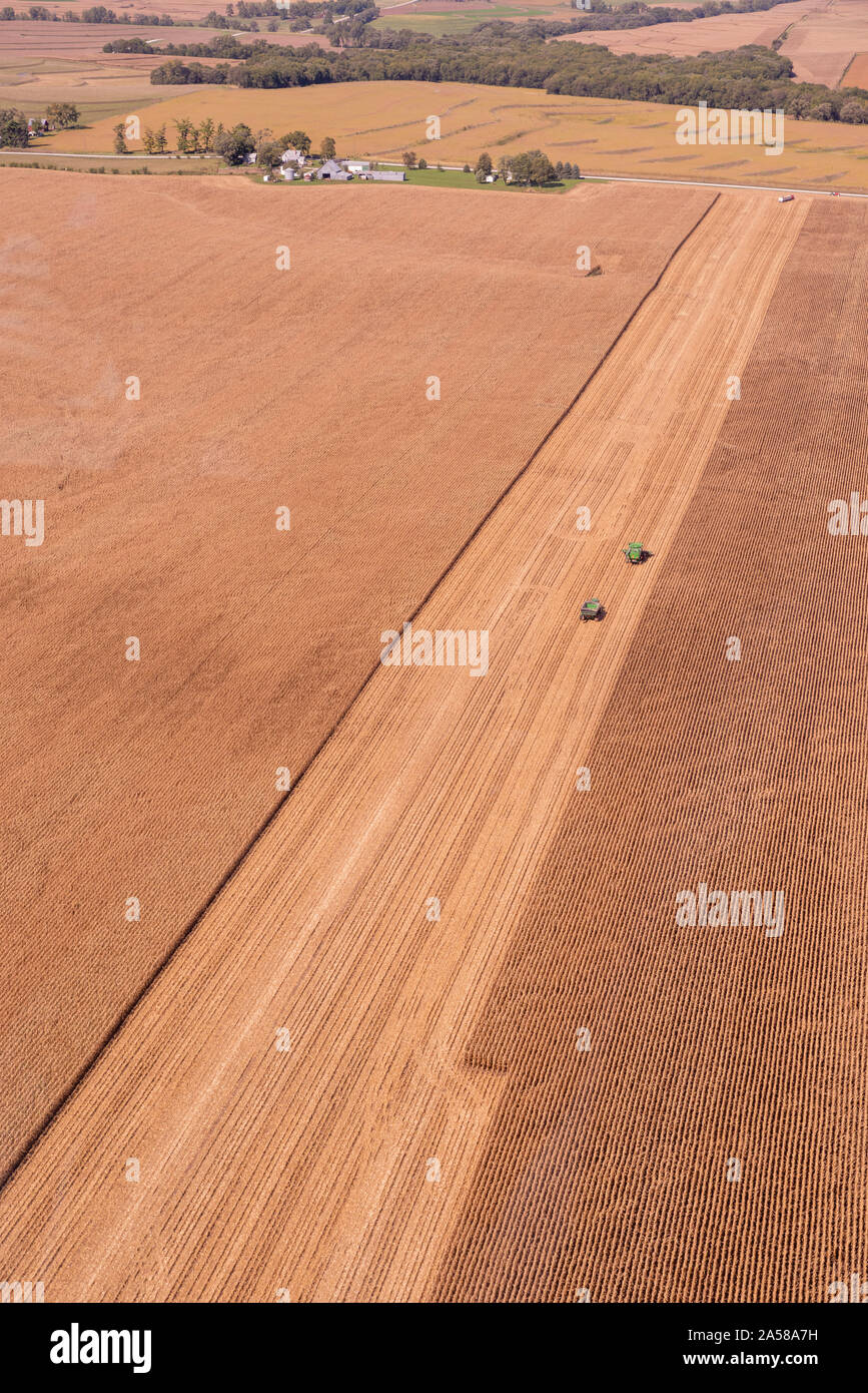 Fotografía aérea de tierras rurales en el Condado de Montgomery, en el estado de Iowa, EE.UU.. Foto de stock