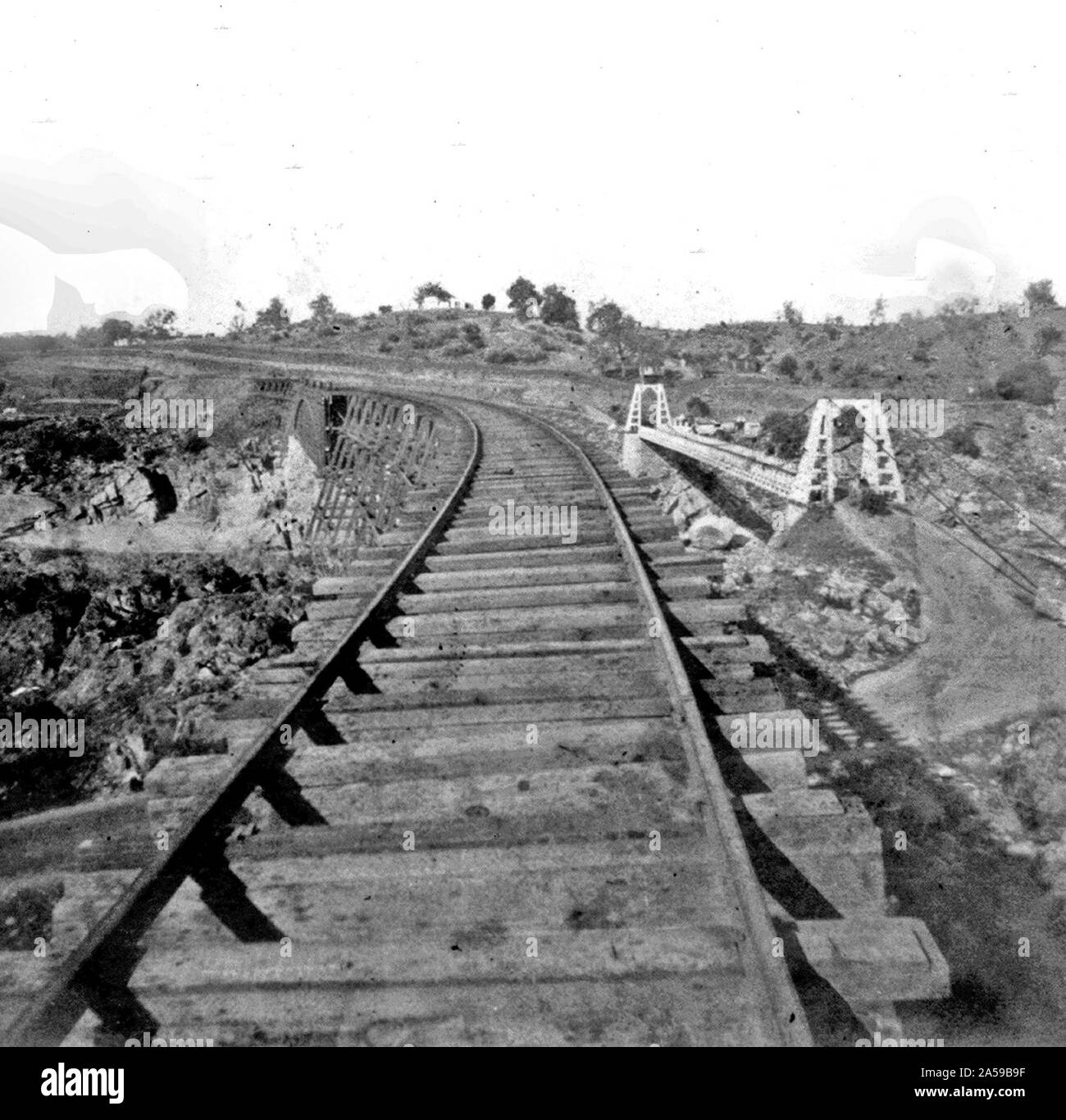 La historia de California - ferrocarril y puentes colgantes en Folsom,  Condado de Sacramento ca. 1866 Fotografía de stock - Alamy