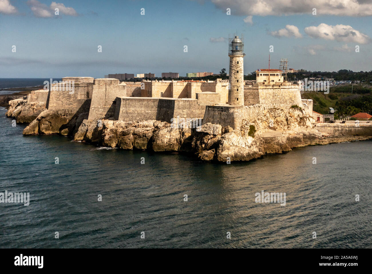 Faro, el puerto de La Habana, Faro, Castillo del Morro, El Malecón, La Habana, Cuba, El Caribe Foto de stock