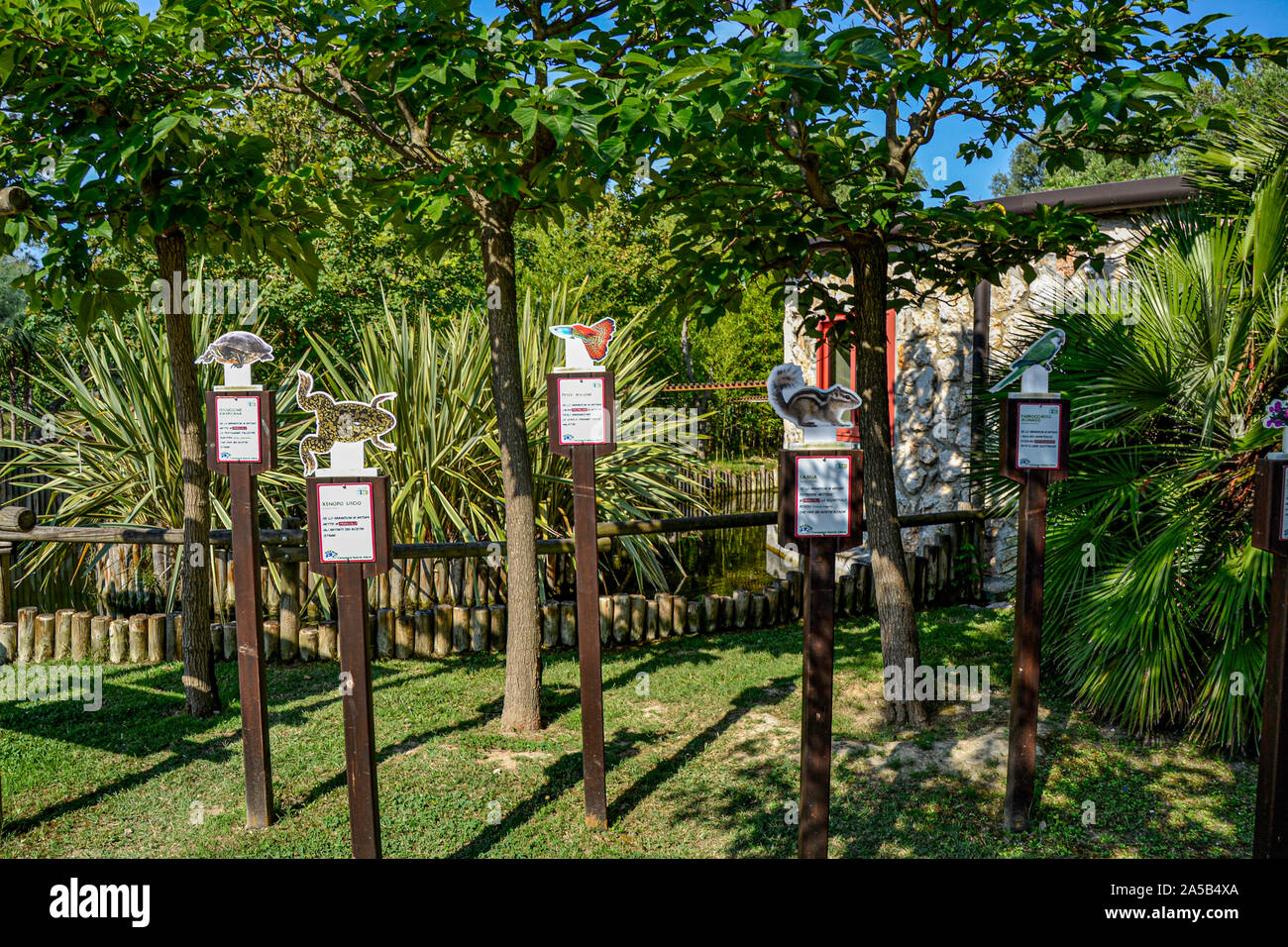 Natur im Zoo Punta Verde en Lignano (Italien) / Tierpark en Lignano / Sehenswürdigkeit en Lignano (Italien) Foto de stock