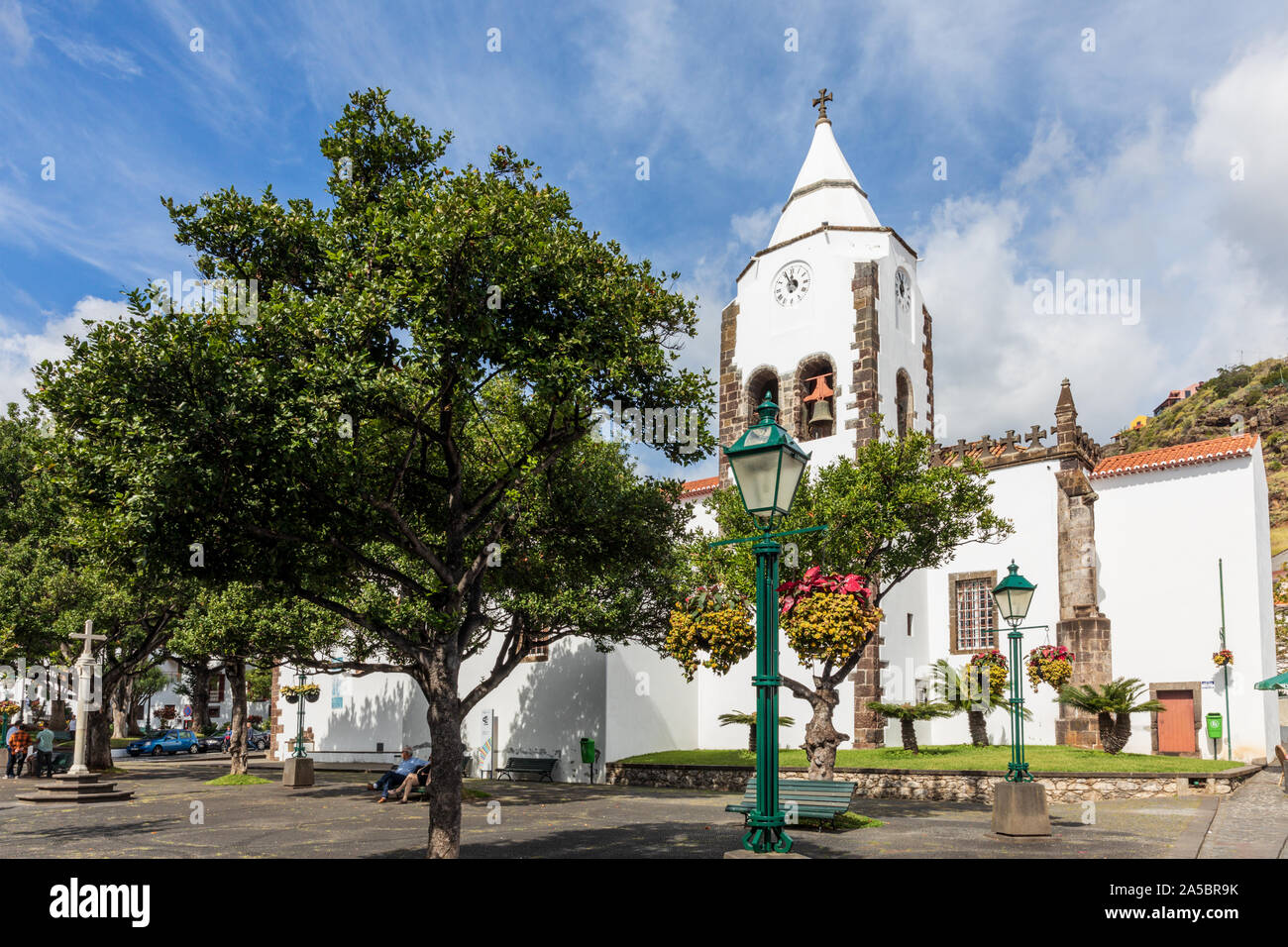 Exterior de la iglesia de San Salvador, la Igreja de São Salvador, en Santa Cruz, en la isla portuguesa de Madeira. Foto de stock