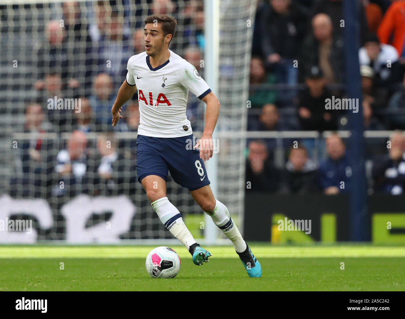 Londres, Reino Unido. 19 Oct, 2019. Harry Winks de Tottenham durante la Barclays Premier League entre el Tottenham Hotspur y Watford, en el estadio de Tottenham Hotspur de Londres, Inglaterra, el 19 de octubre de 2019. Crédito: Foto de acción Deporte/Alamy Live News Foto de stock