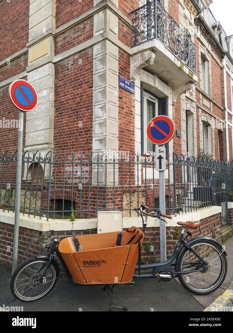 Bicicleta de carga en TROUVILLE Foto de stock