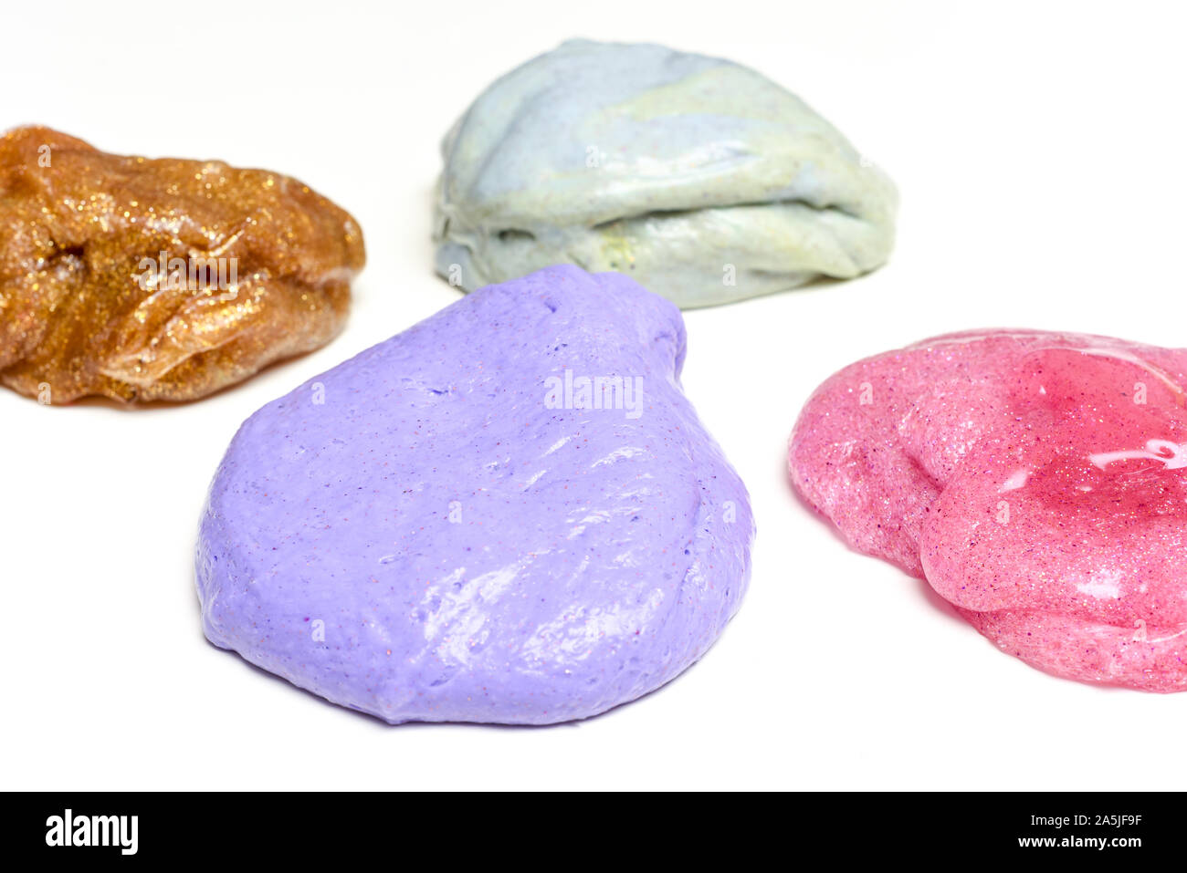 Los niños Slime divertido experimento hecho en casa para hacer un juguete childs de limo y goo Fotografía de stock - Alamy