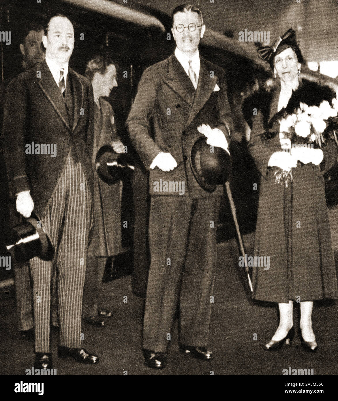 1937 Fotografía tomada durante la coronación del rey Jorge VI de Gran Bretaña. Los huéspedes Royal Crown Prince & Princess de Suecia con el Duque de Gloucester. Foto de stock