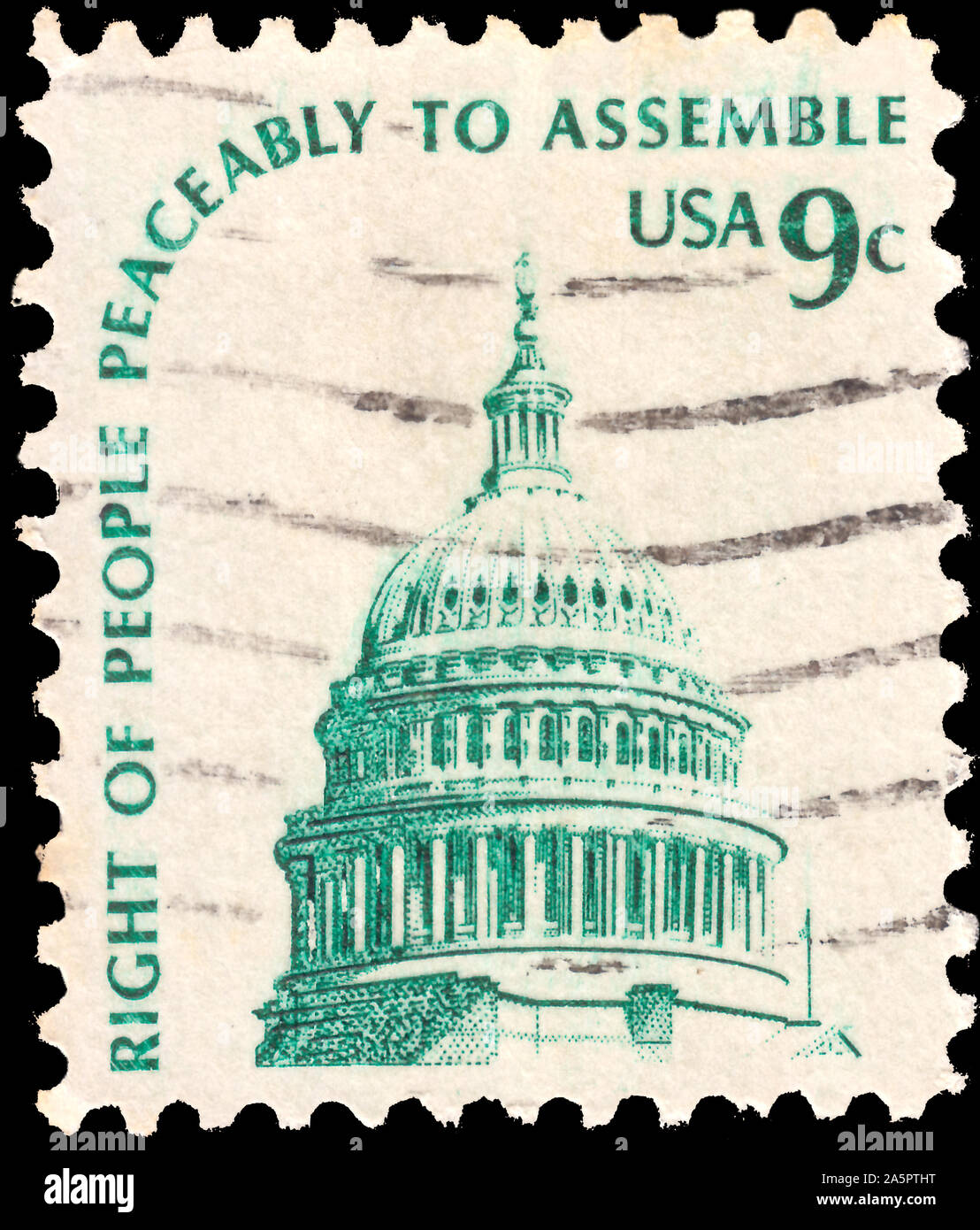 Estados Unidos de América: circa 1975: un saludo sello impreso en EE.UU. muestra la cúpula del Capitolio, en script de derecho del pueblo para reunirse pacíficamente. circa 1 Foto de stock