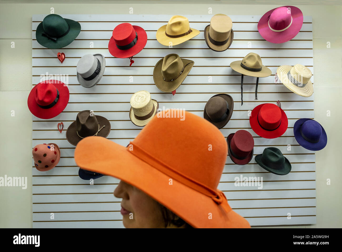 De sombrerería, San Miguel tienda de sombreros, Calle 11 # 8-88, Bogotá, Colombia Foto de stock