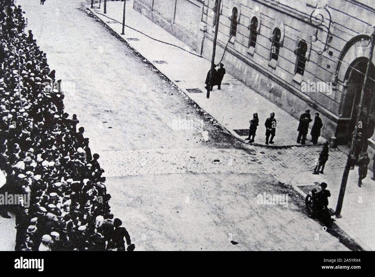 Spanish civil war 1936 barcelona fotografías e imágenes de alta