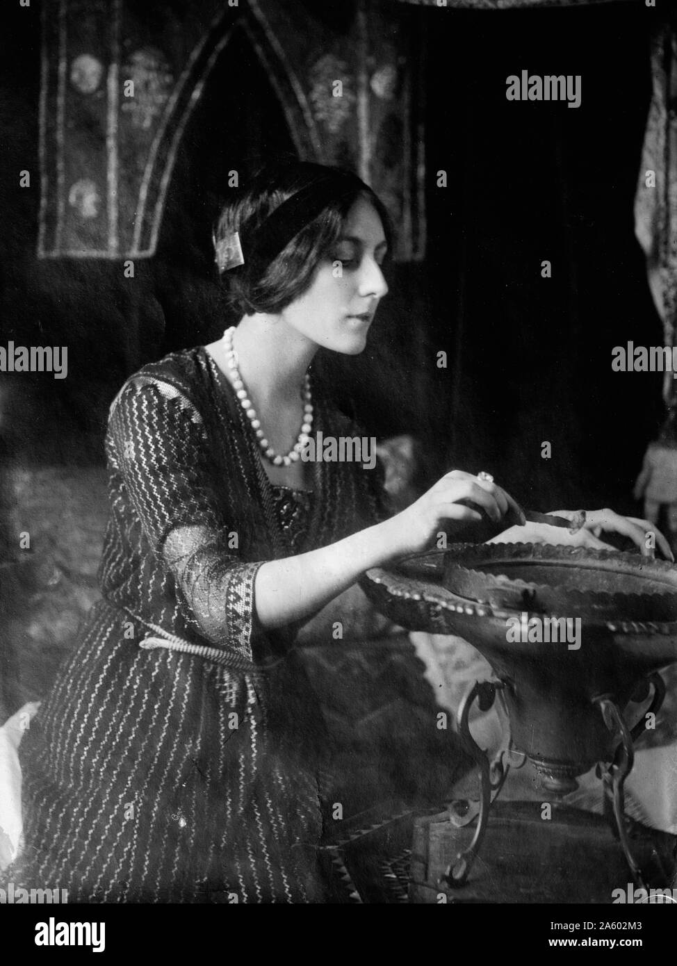 La actriz francesa, bailarina y estrella de cine mudo Stacia Napierkowska (1891-1945) fotografiado circa 1910 Foto de stock