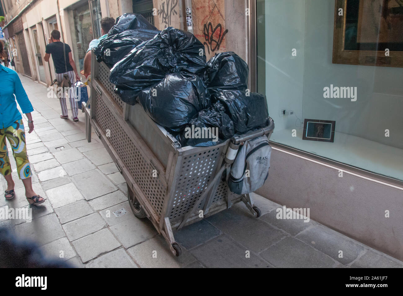 Sistemas de gestión de residuos en Venecia. Italia. Foto de stock