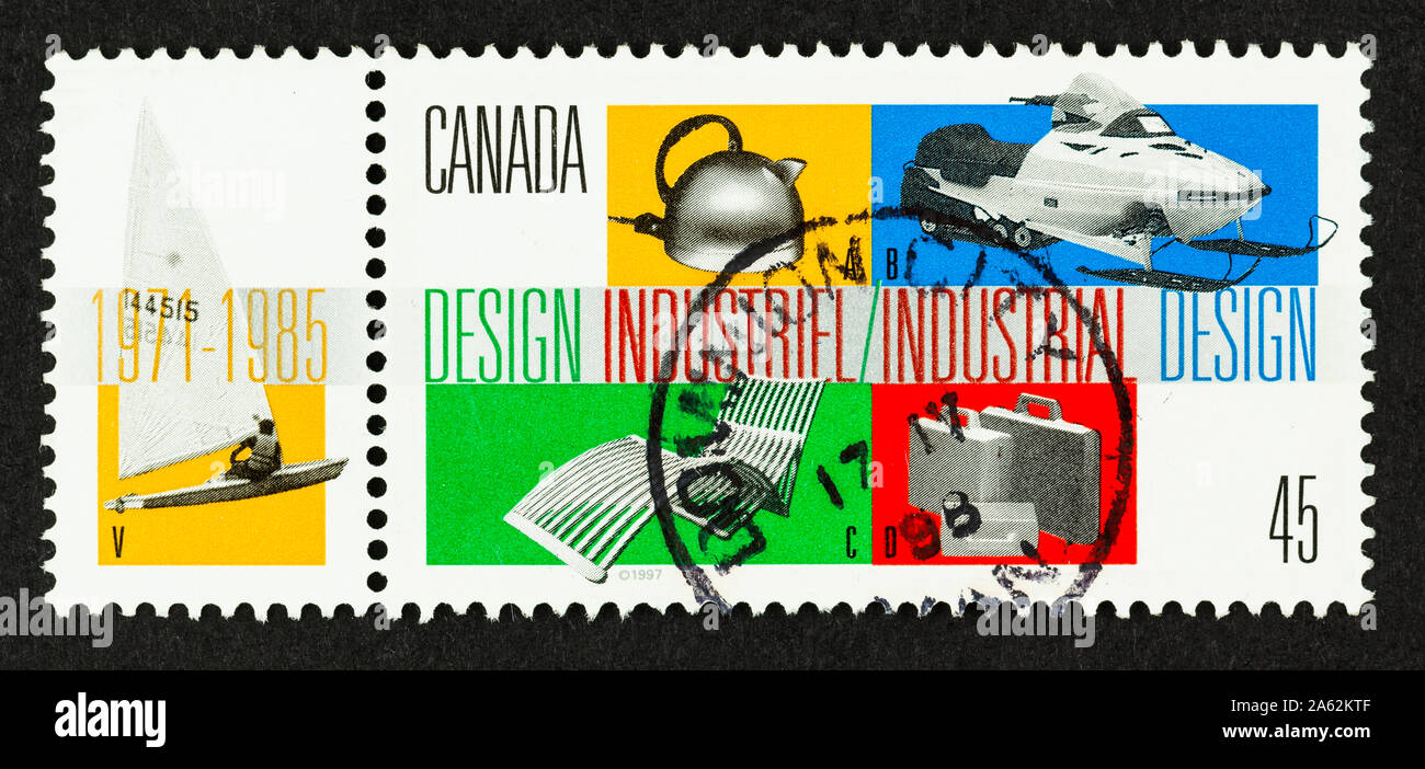 Cerca de estampilla postal celebrando el diseño industrial canadiense. Sello con pestaña muestra diversos objetos hechos en Canadá. Foto de stock