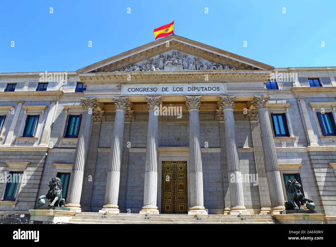 Vista frontal del Palacio de las Cortes o Congreso de los Diputados  (Congreso de Diputados) Edificio en Madrid, España Fotografía de stock -  Alamy