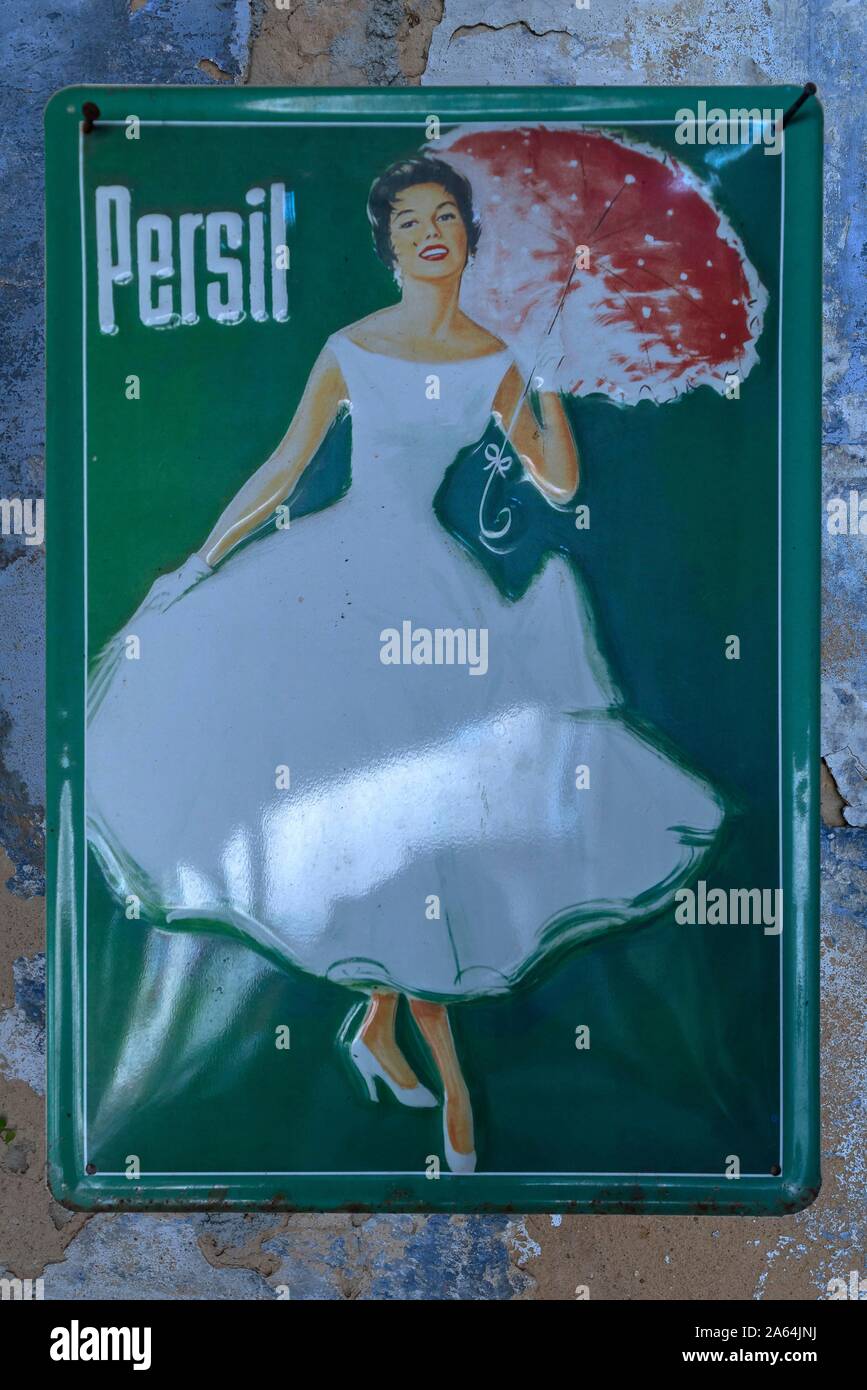 Publicidad signo de metal nostálgico, detergente en polvo Persil de la década de 1950, Baviera, Alemania Foto de stock