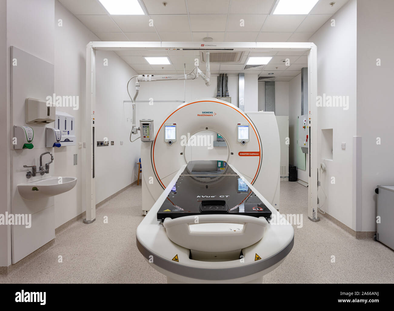El escáner CT en UCLH, University College Hospital de Londres Foto de stock