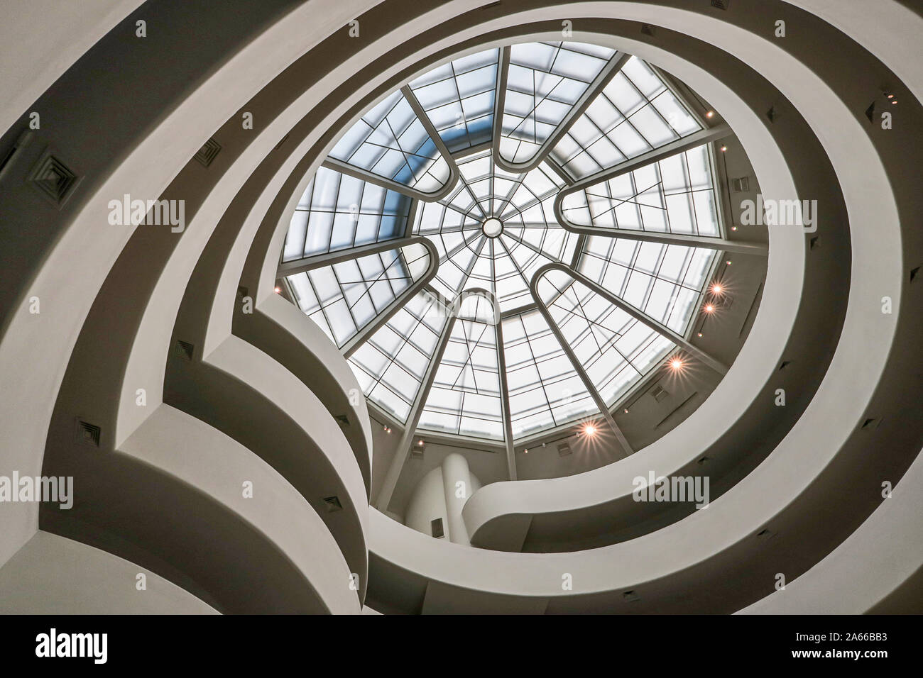 Oculus rooflight en el Solomon R. Guggenheim Museum de Nueva York Foto de stock