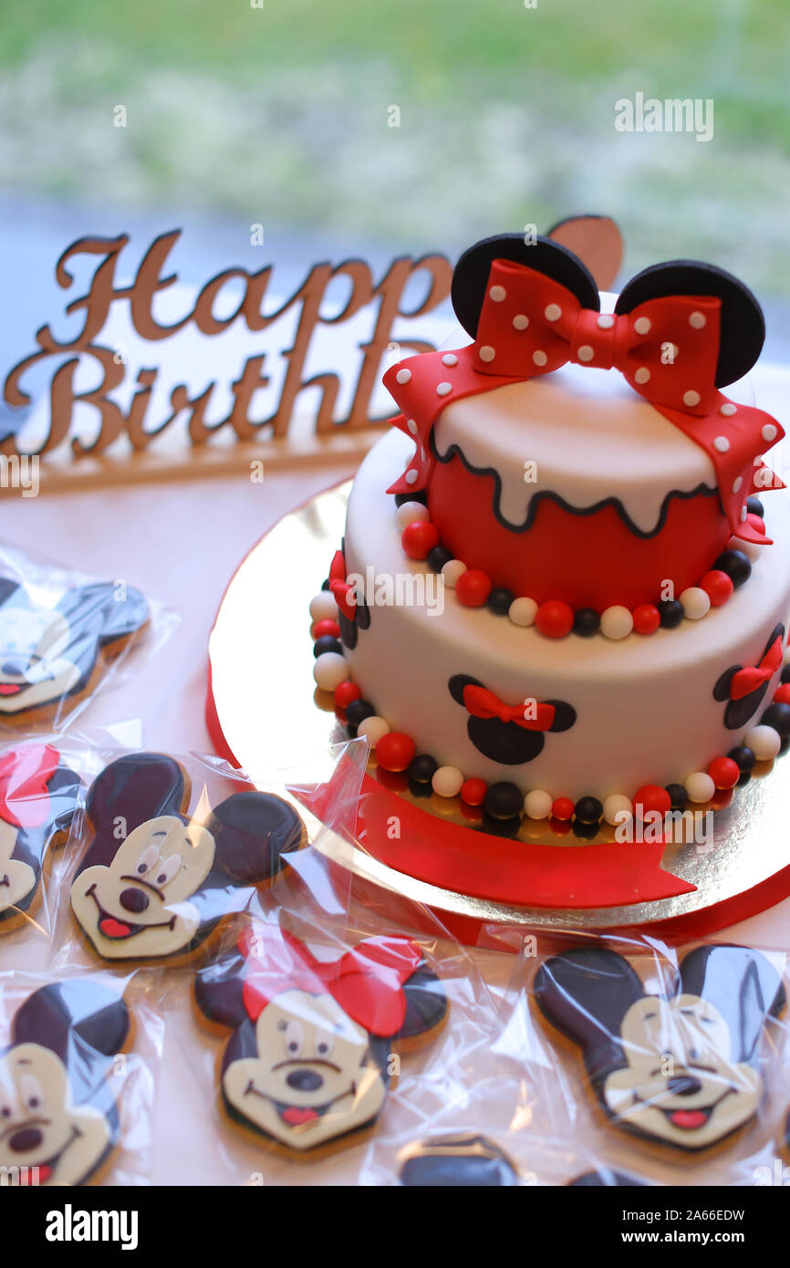 Mickey Mouse tortas de cumpleaños Fotografía de stock - Alamy