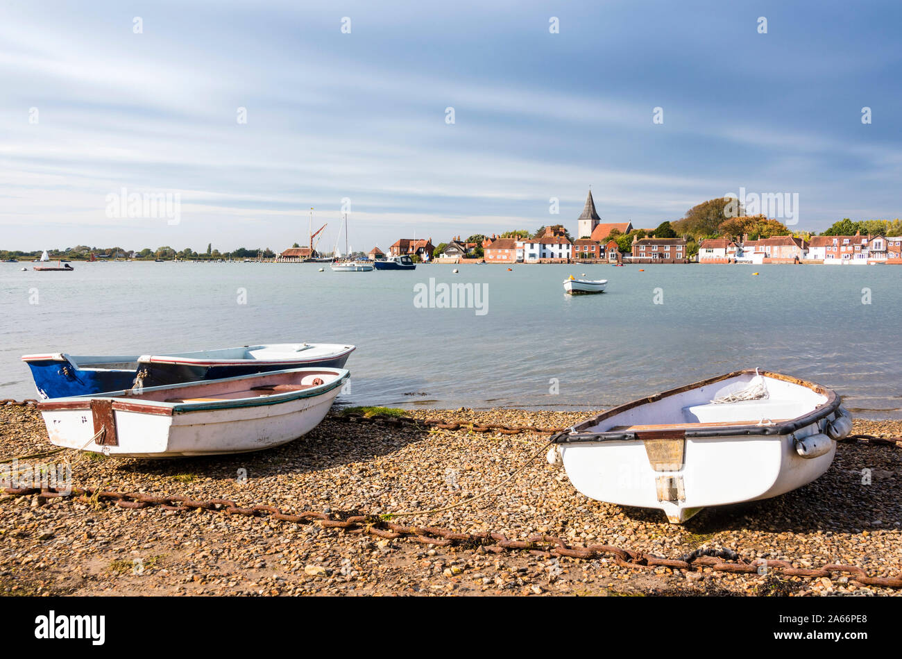 Bosham, un pequeño pueblo pintoresco en una de las pequeñas calas de Chichester Harbour, West Sussex, Inglaterra Foto de stock