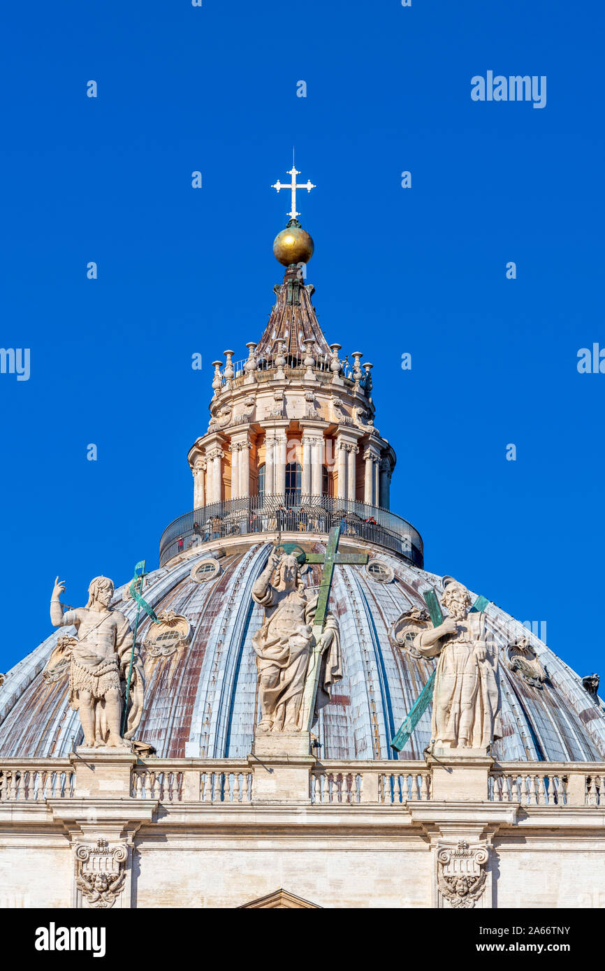 Italia, Lazio, Roma, el Vaticano, la Plaza de San Pedro, la Basílica de San Pedro. Foto de stock