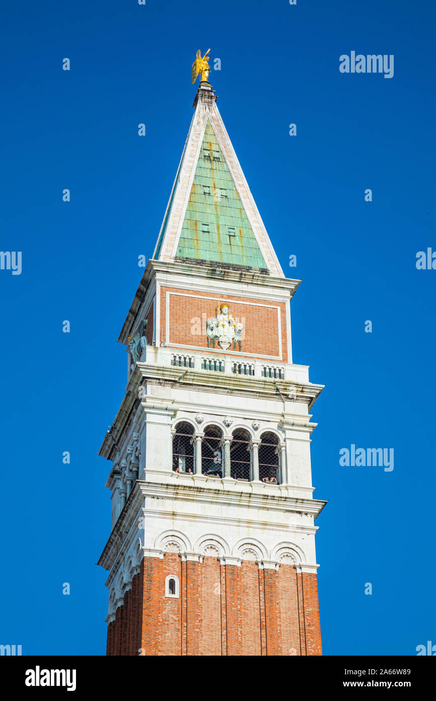 El Campanile, Piazza San Marco (St. Mark's Square), Venecia, Véneto, Italia Foto de stock
