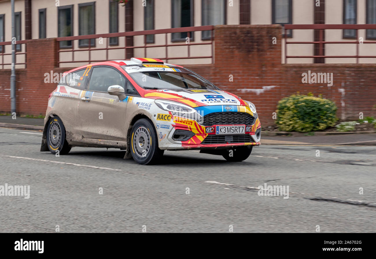 Coche 72 Controlador Jan Solans Co Driver Mauro Barreiro El Rallye De Gales Gb Entre Etapas En Newtown Powys Gales Reino Unido Fotografia De Stock Alamy