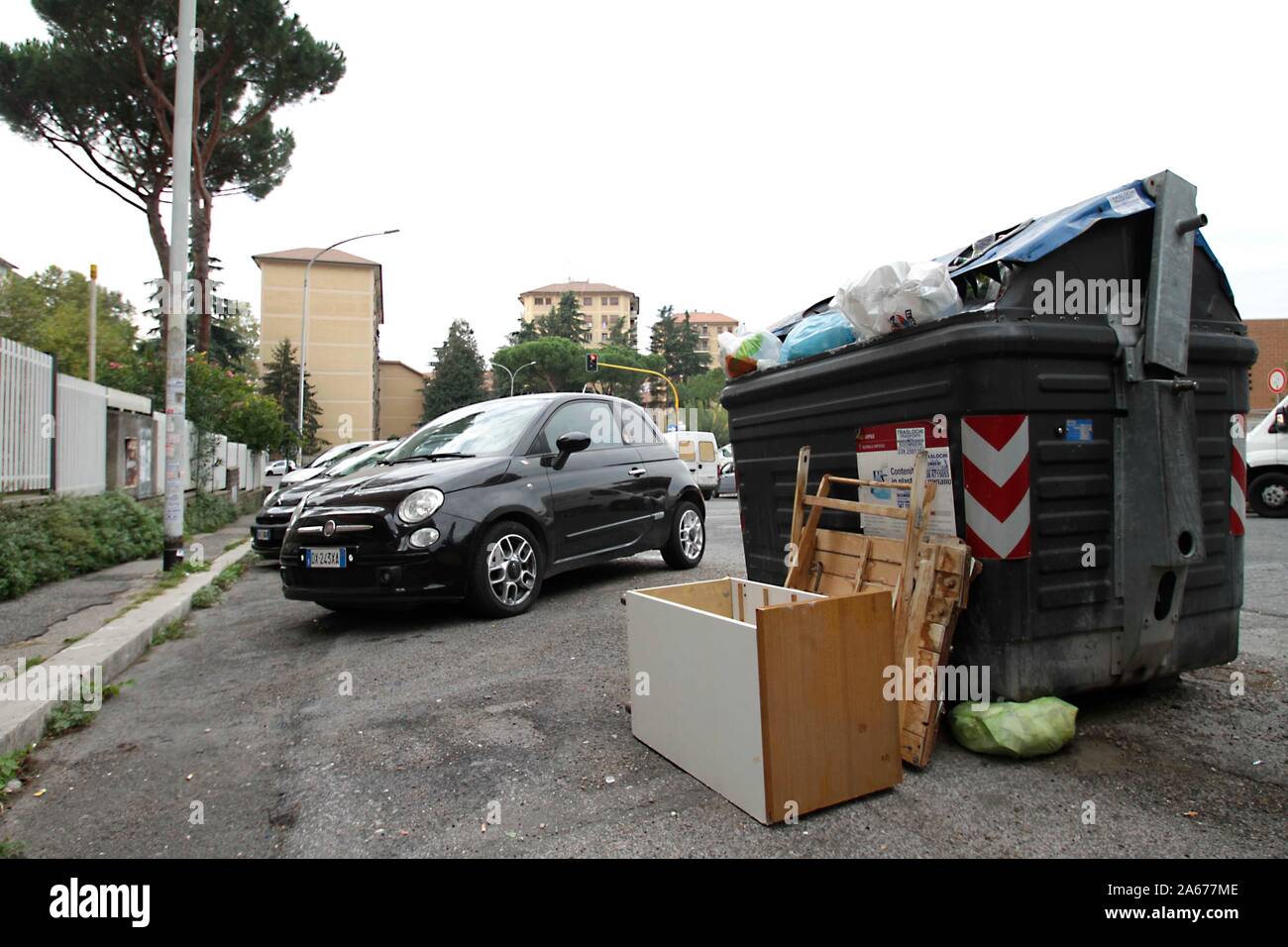 La degradación de la situación en el distrito de Roma Torrespaccata (Foto por Claudio Sisto/Pacific Press) Foto de stock