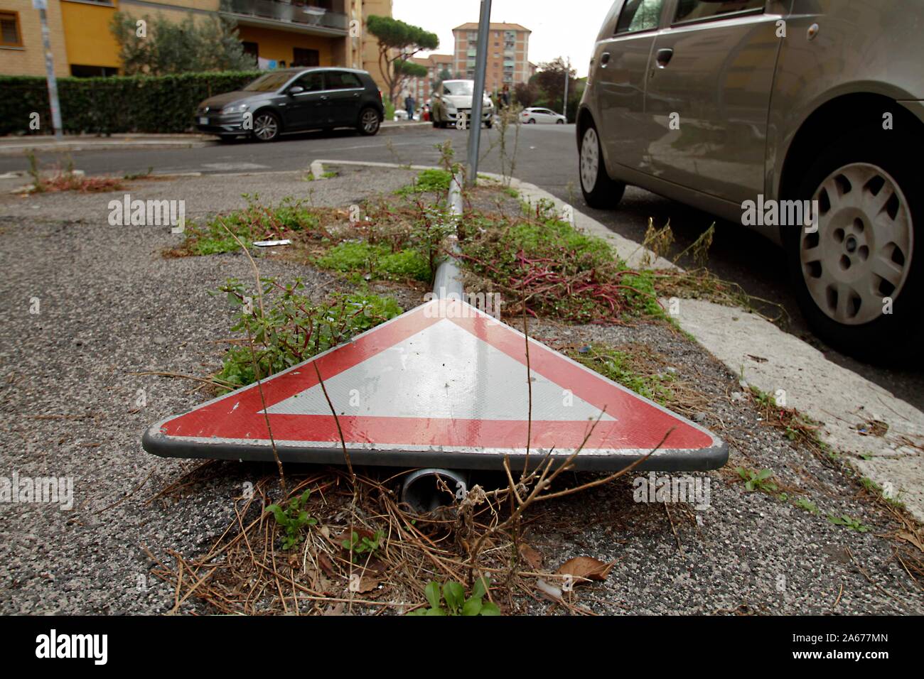 La degradación de la situación en el distrito de Roma Torrespaccata (Foto por Claudio Sisto/Pacific Press) Foto de stock