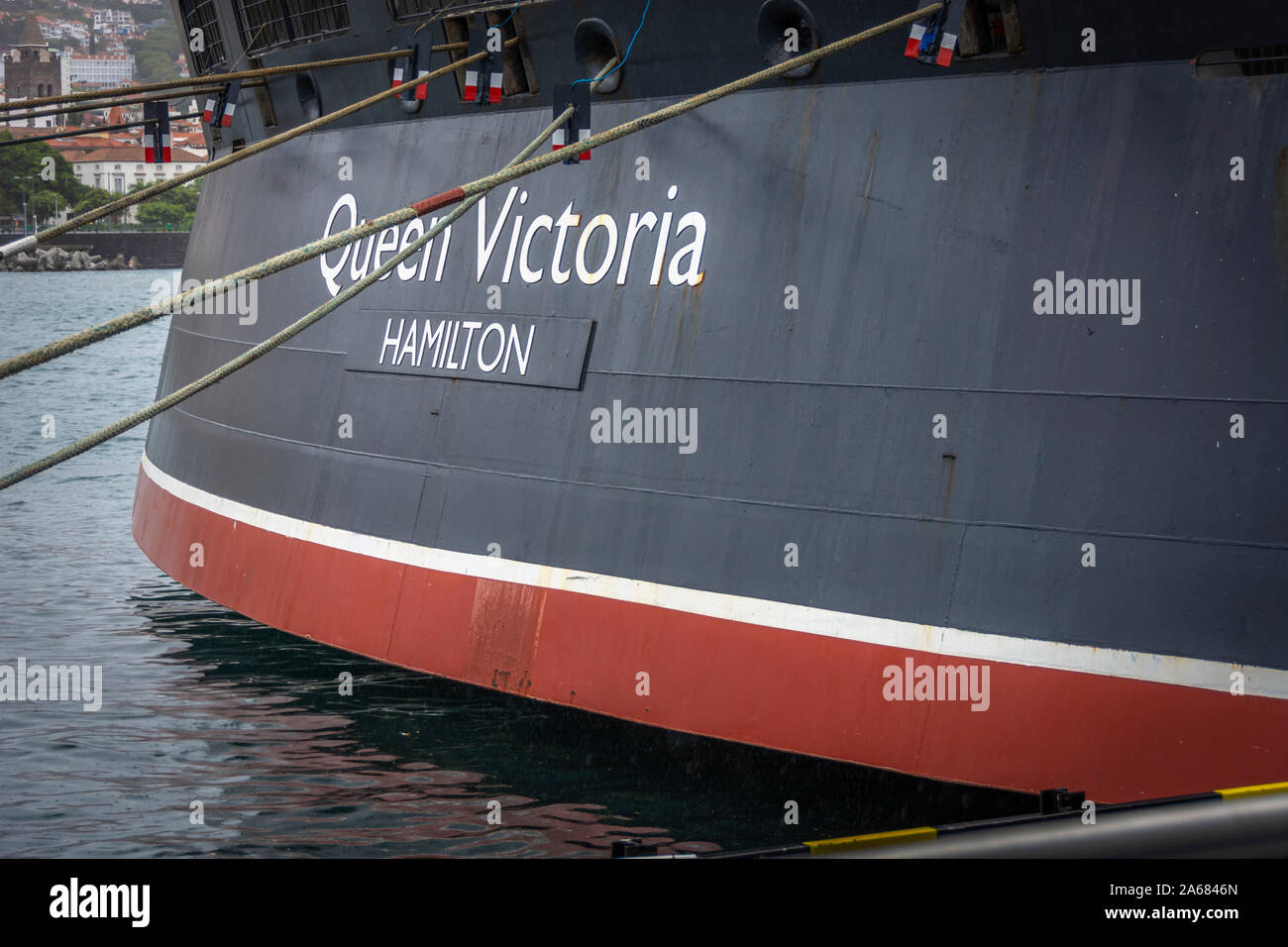 MS Queen Victoria (qv) es una clase de vista de cruceros de lujo. un gran barco de pasajeros. Foto de stock