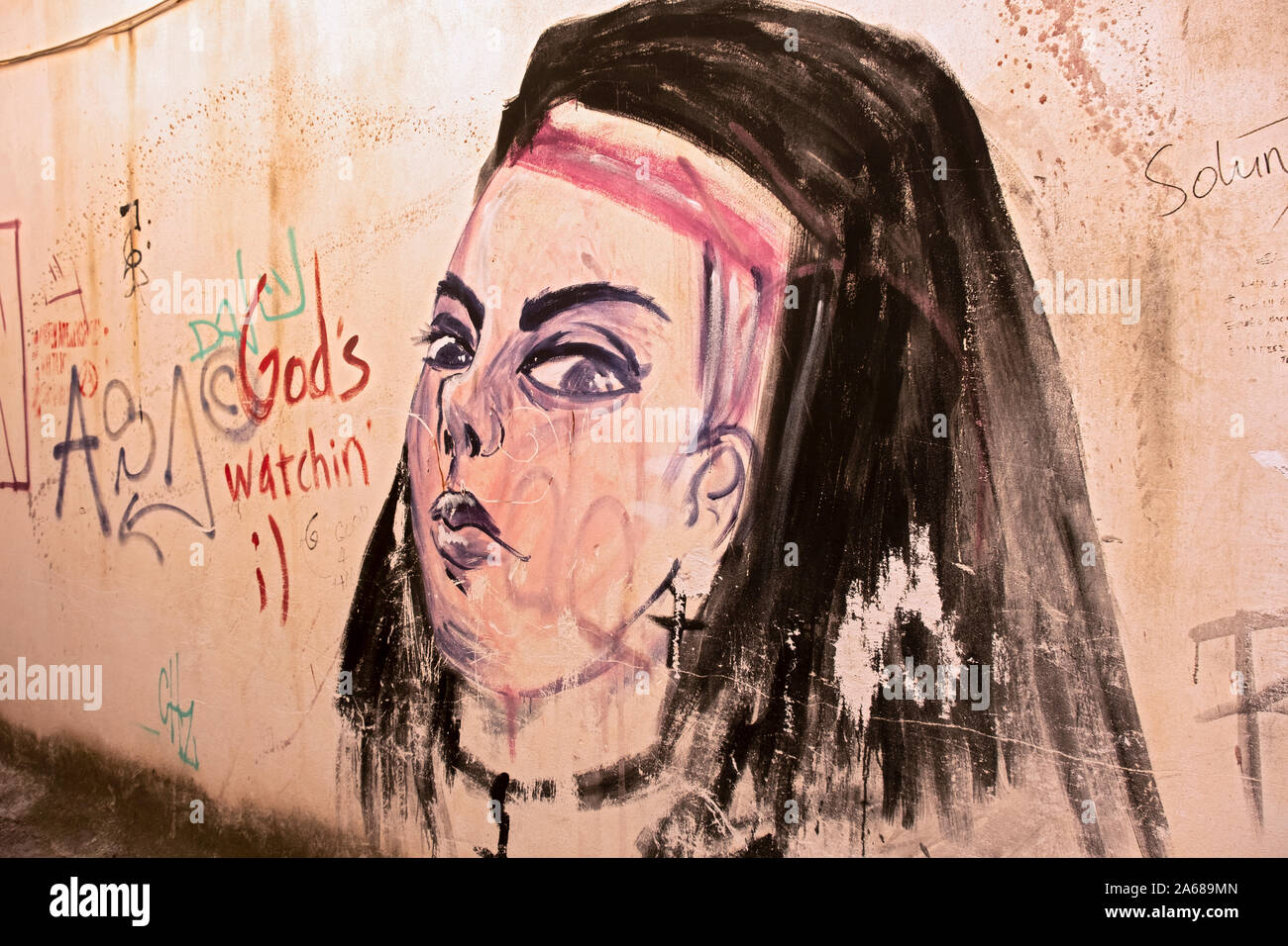 Arte De La Calle Graffiti En La Pared De Un Callejon En Corfu