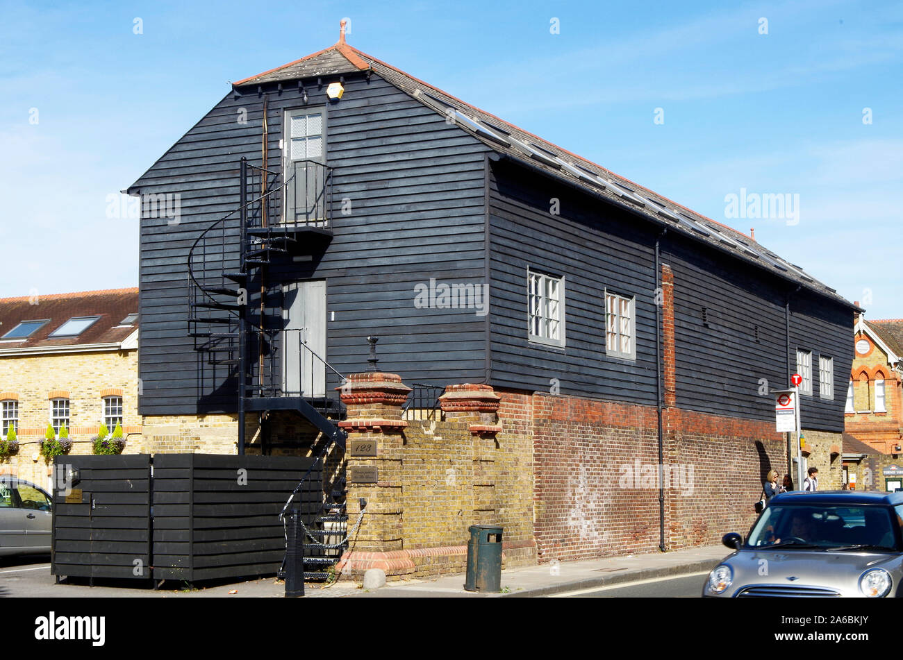 Edificio Antiguo En Mortlake High St Con Planta Baja De Ladrillos