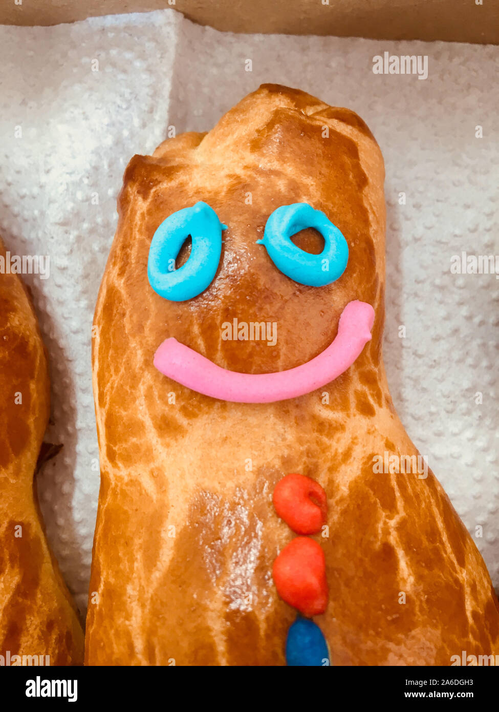 La GUAGUA DE PAN Pan boy en español Enfoque a la cabeza pan