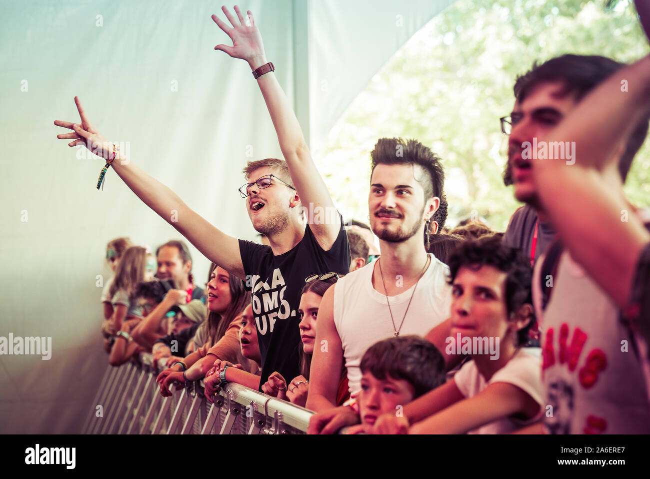 MADRID - SEP 7: Los amantes de la música en un concierto en el Festival de Música Dcode el 7 de septiembre de 2019 en Madrid, España. Foto de stock