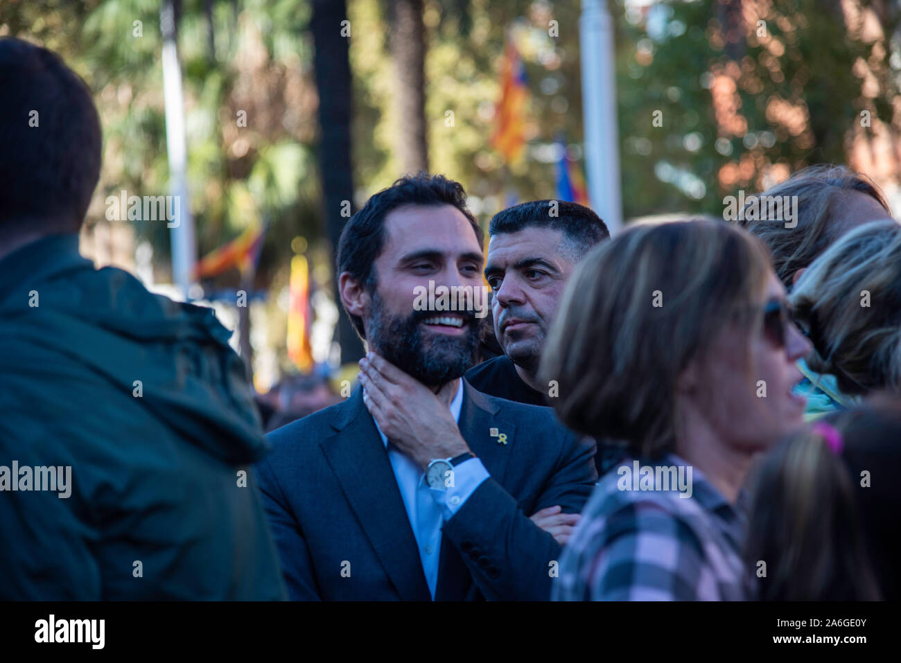 Barcelona Cataluña el dia 26 de octubre 2019 la asociaciones separatista se manifiesta en Barcelona con el lema libertad presos políticos BCN 2019 Foto de stock
