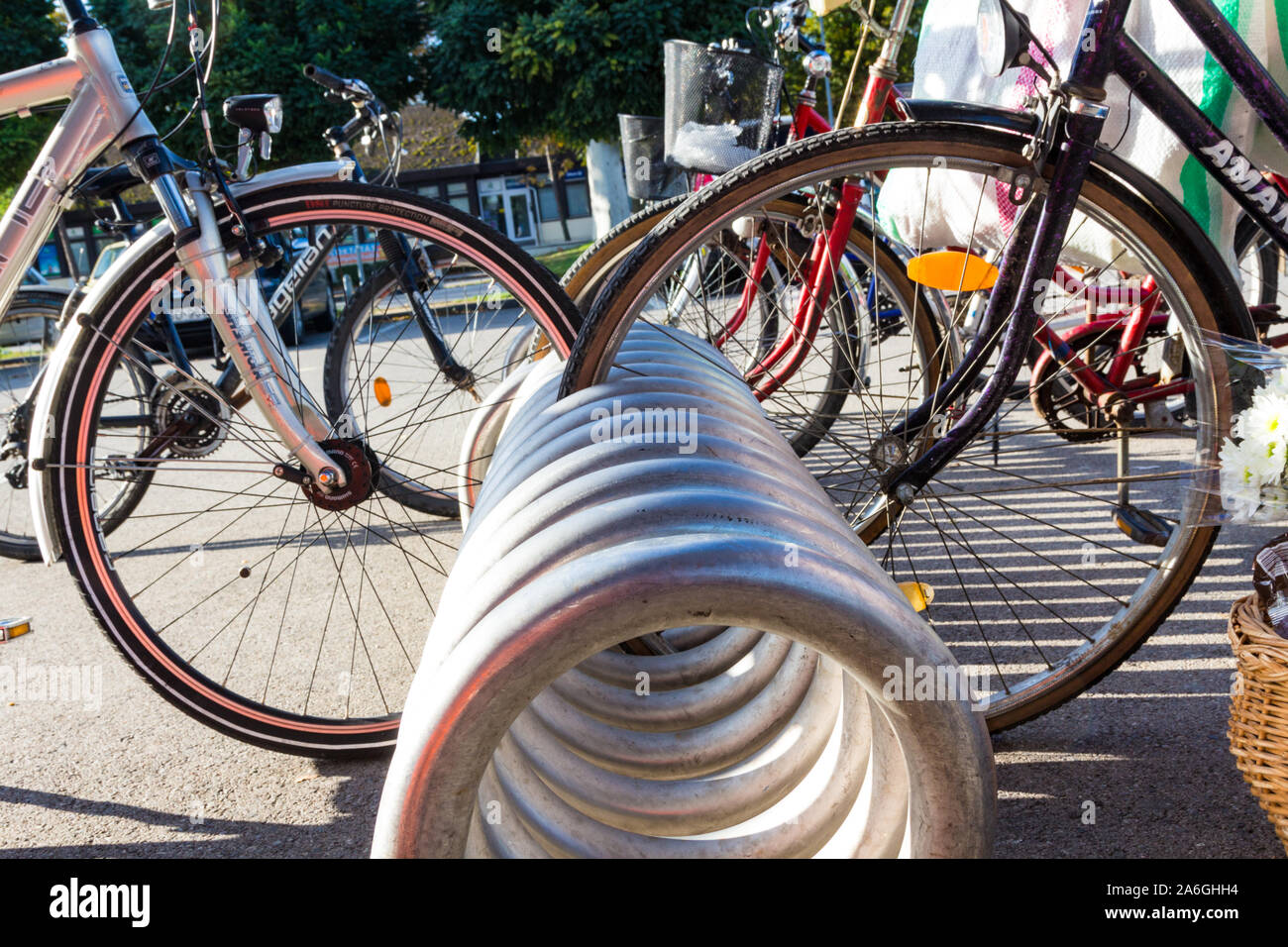 Dirección Humilde Nido Bicicleta de lidl fotografías e imágenes de alta resolución - Alamy