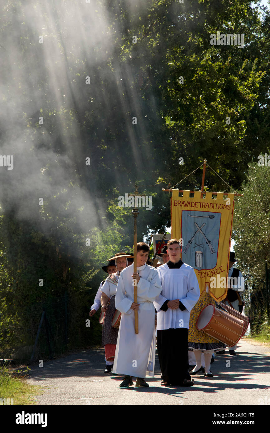 Procesión de la Fiesta de San José Foret St Paul Provence Var Francia Foto de stock