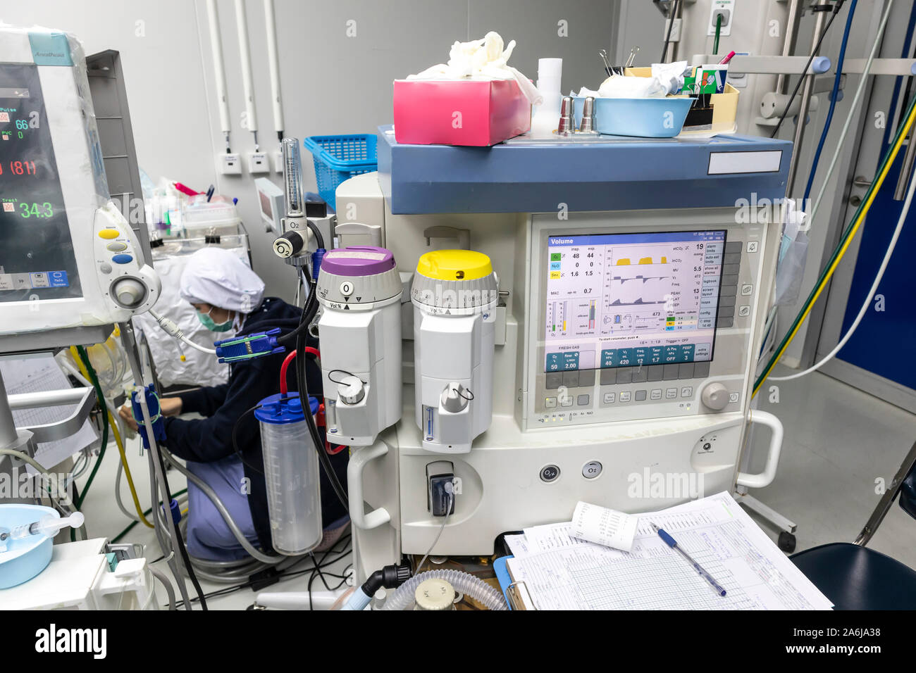 Maquina de anestesia fotografías e imágenes de alta resolución - Alamy