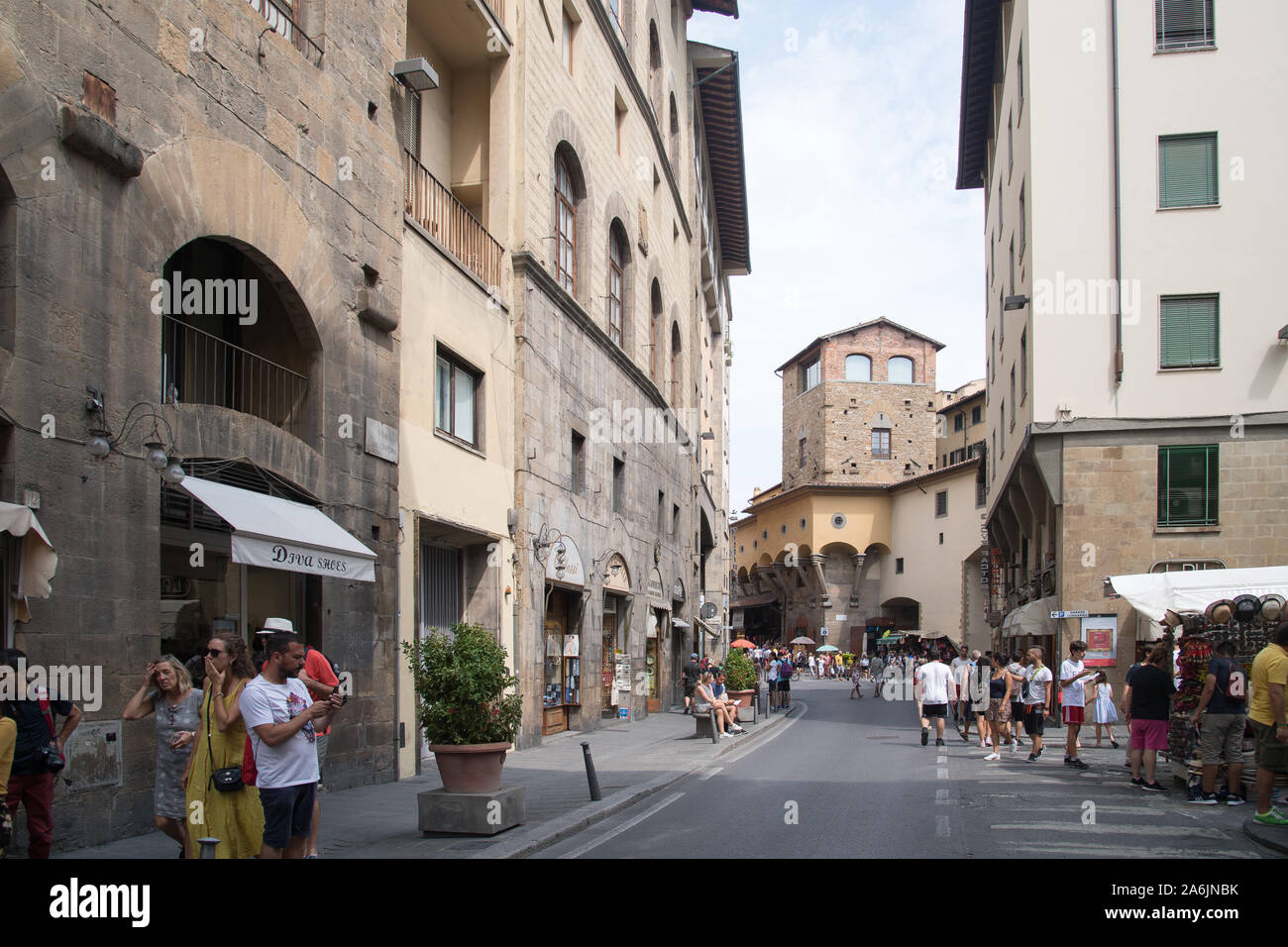 Torre dei medieval Mannelli Mannelli (torre) y el Corridoio Vasariano