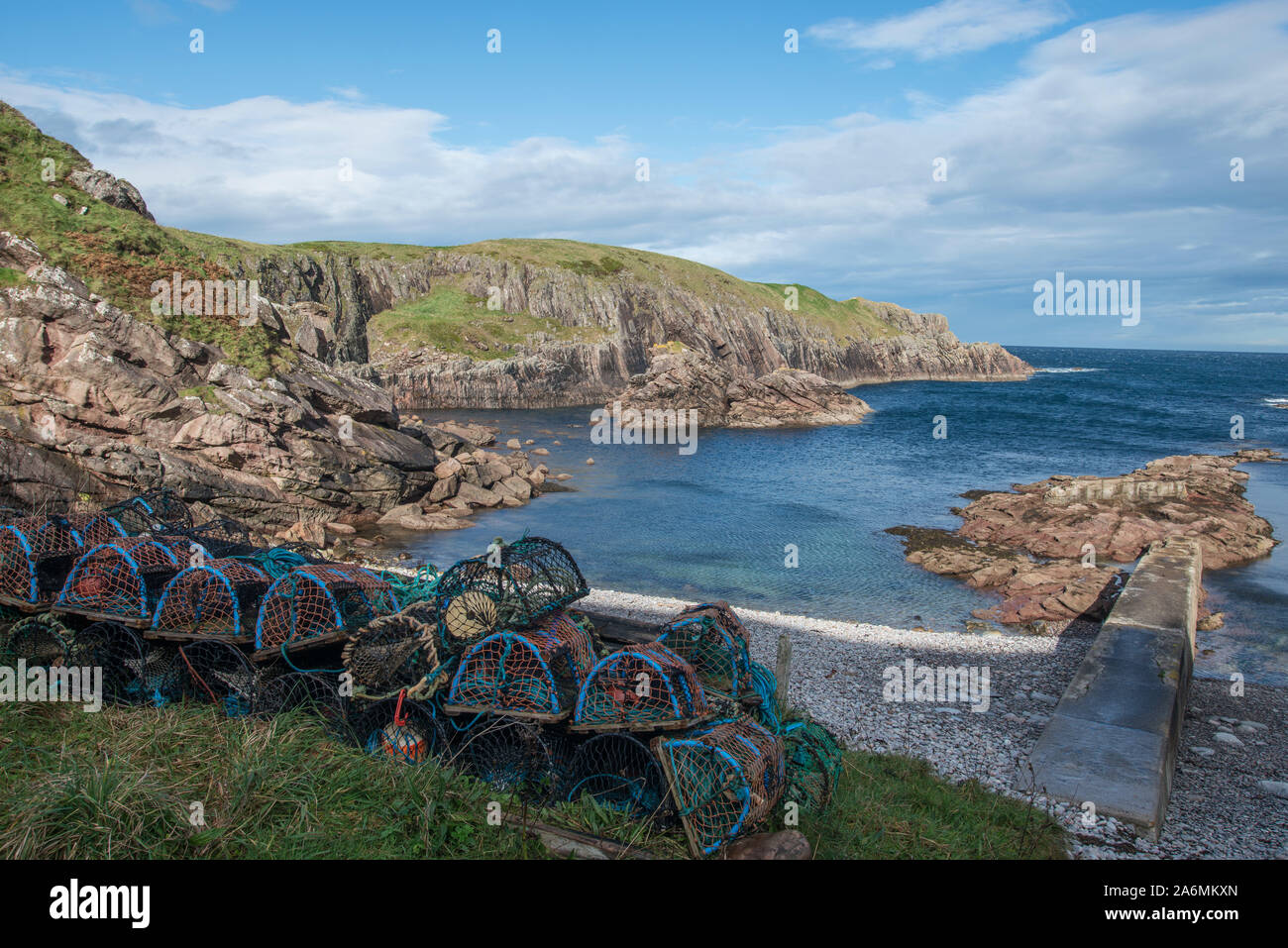 Macetas en Kirtomy Langosta Beach, Sutherland al oeste de Thurso, Escocia Foto de stock