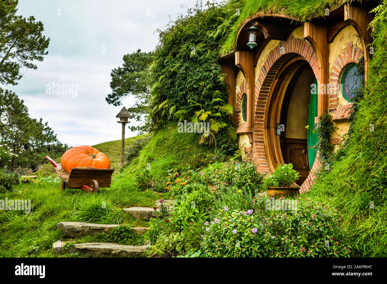 Bolsa final, Bilbo Baggin Hobbit del agujero en el Hobbiton Movie Set, Matamata, Nueva Zelanda Foto de stock